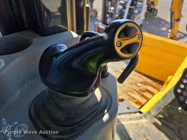 image for item YA0461 2019 Komatsu D51PX-24 dozer