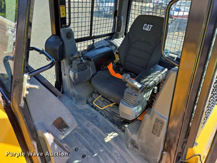 image for item YA0462 2023 Caterpillar D4 LGP dozer