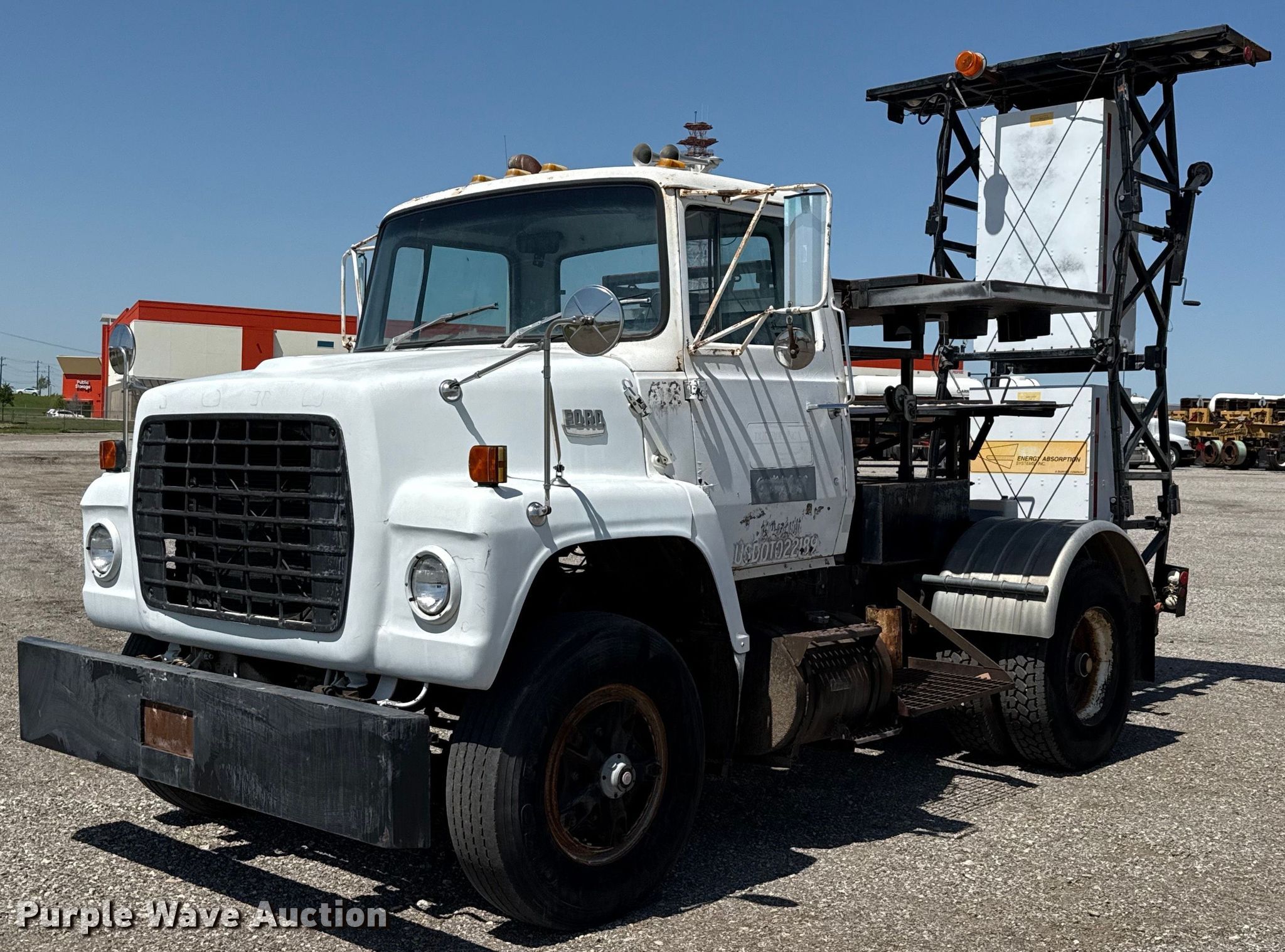 本格派ま！ 1978 Ford truck cab and chassis with crash attenuator in アンティーク雑貨
