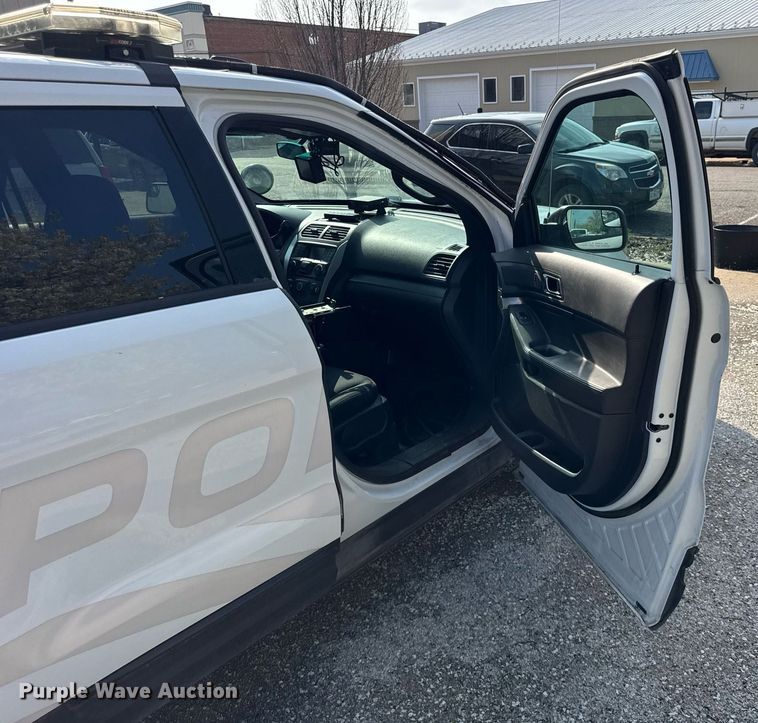 image for item DH9918 2015 Ford Explorer Police Interceptor SUV