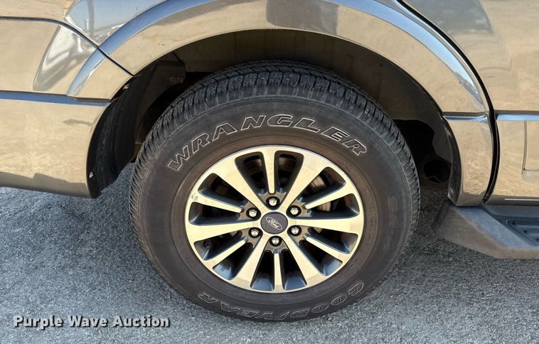 image for item DJ0917 2015 Ford Expedition SUV