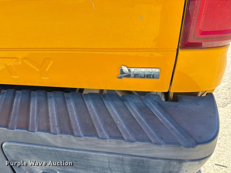 image for item DJ0918 2011 Ford F250 Super Duty Crew Cab pickup truck
