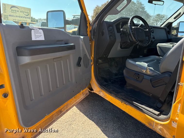 image for item DJ0918 2011 Ford F250 Super Duty Crew Cab pickup truck