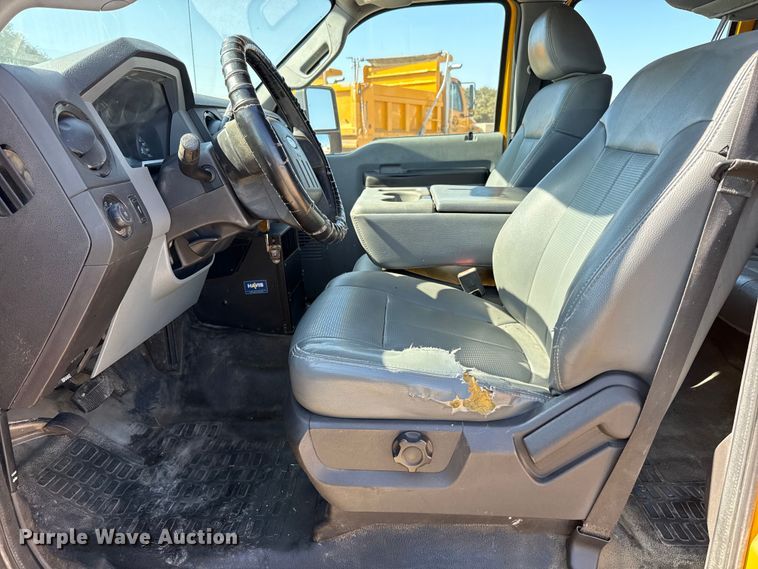 image for item DJ0918 2011 Ford F250 Super Duty Crew Cab pickup truck