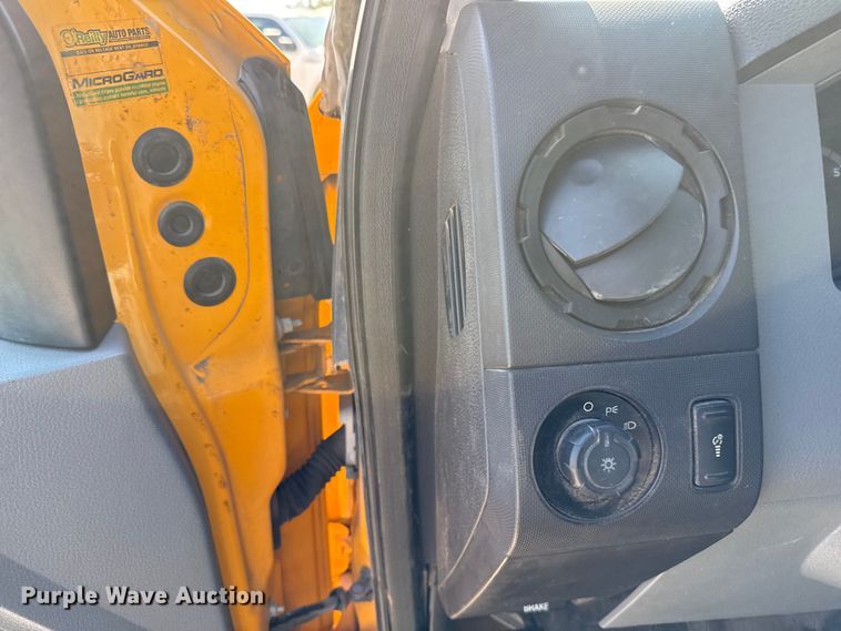 image for item DJ0918 2011 Ford F250 Super Duty Crew Cab pickup truck