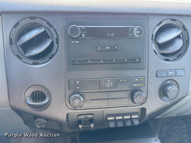 image for item DJ0918 2011 Ford F250 Super Duty Crew Cab pickup truck