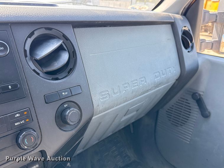 image for item DJ0918 2011 Ford F250 Super Duty Crew Cab pickup truck