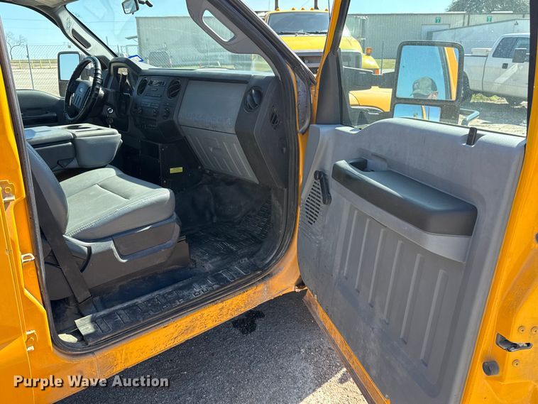 image for item DJ0918 2011 Ford F250 Super Duty Crew Cab pickup truck