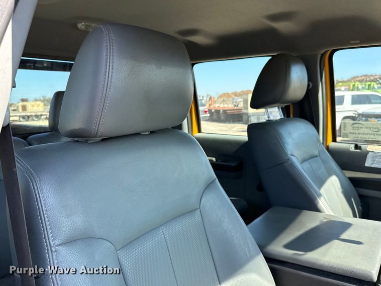 image for item DJ0918 2011 Ford F250 Super Duty Crew Cab pickup truck