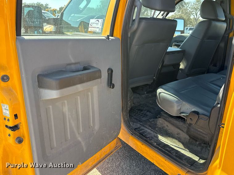 image for item DJ0918 2011 Ford F250 Super Duty Crew Cab pickup truck