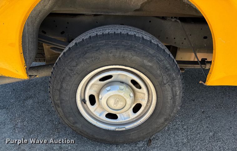 image for item DJ0918 2011 Ford F250 Super Duty Crew Cab pickup truck