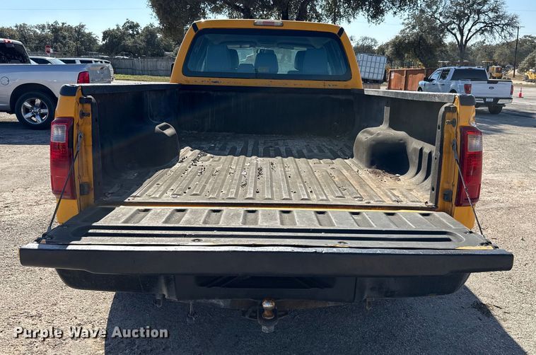 image for item DJ0921 2011 Ford F250 Super Duty Crew Cab pickup truck