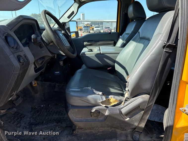 image for item DJ0921 2011 Ford F250 Super Duty Crew Cab pickup truck