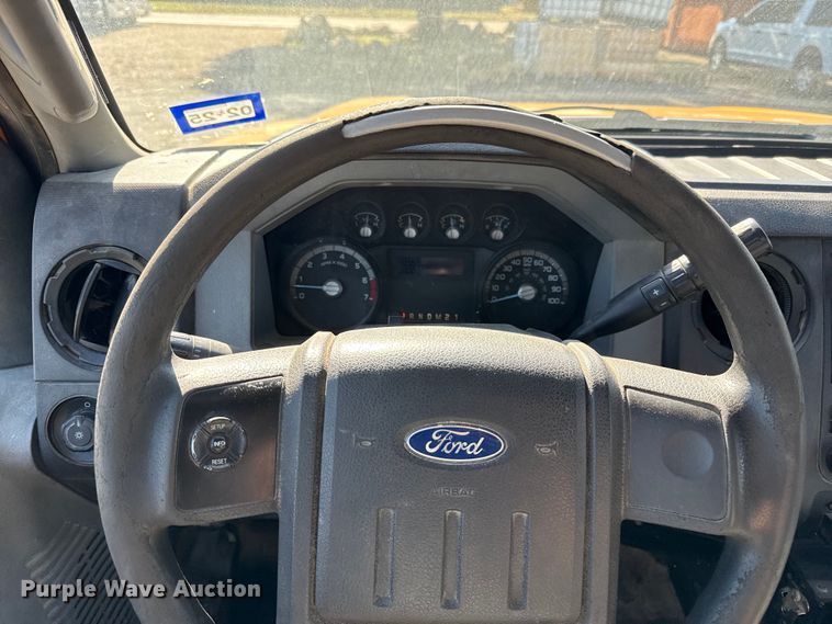 image for item DJ0921 2011 Ford F250 Super Duty Crew Cab pickup truck