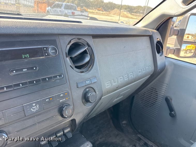 image for item DJ0921 2011 Ford F250 Super Duty Crew Cab pickup truck