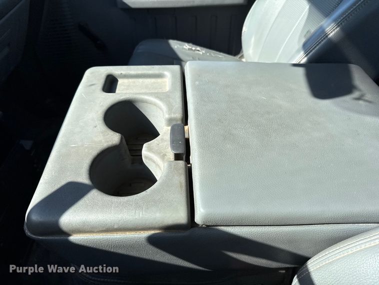 image for item DJ0921 2011 Ford F250 Super Duty Crew Cab pickup truck