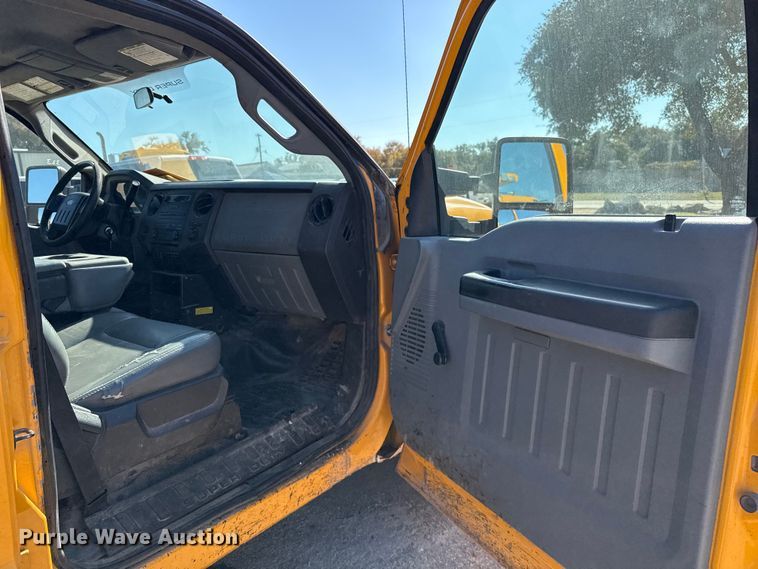 image for item DJ0921 2011 Ford F250 Super Duty Crew Cab pickup truck