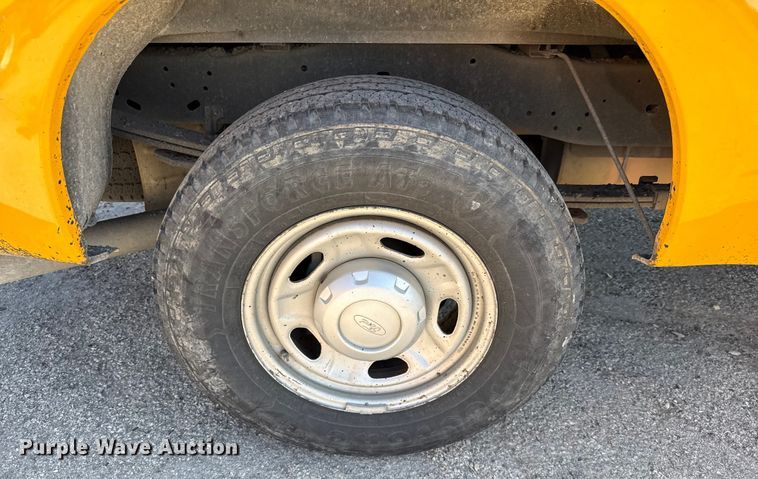 image for item DJ0921 2011 Ford F250 Super Duty Crew Cab pickup truck