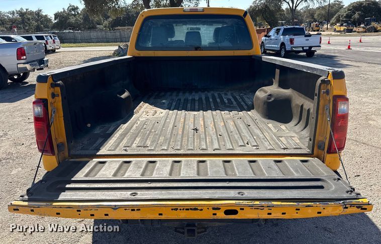 image for item DJ0922 2011 Ford F250 Super Duty Crew Cab pickup truck