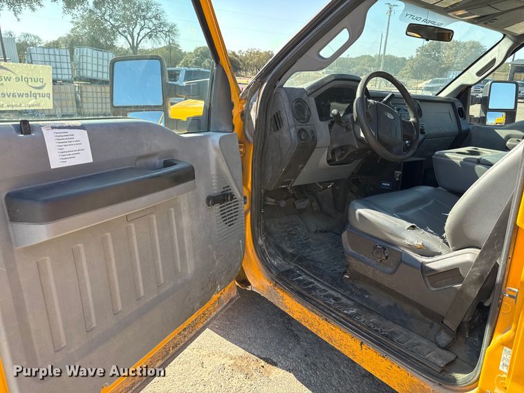 image for item DJ0922 2011 Ford F250 Super Duty Crew Cab pickup truck