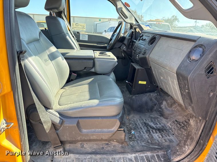 image for item DJ0922 2011 Ford F250 Super Duty Crew Cab pickup truck