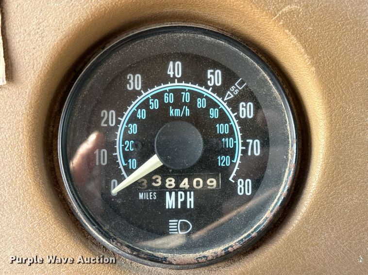 image for item DJ0924 1985 Mack R686T semi truck