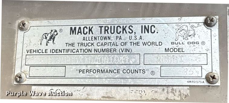 image for item DJ0924 1985 Mack R686T semi truck