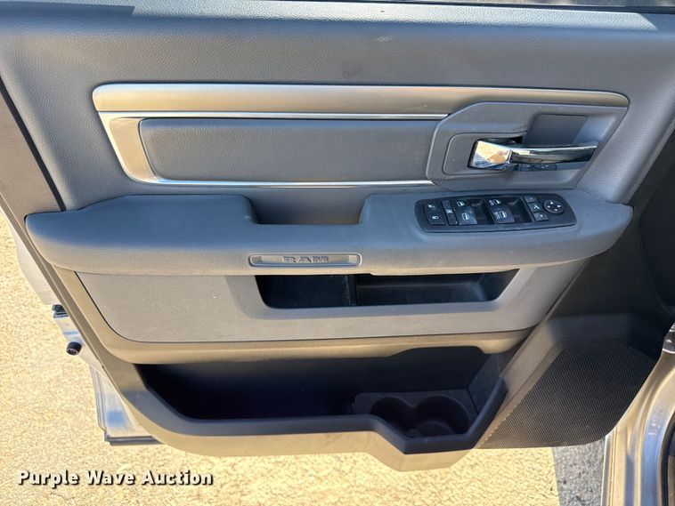 image for item DJ0933 2019 Dodge Ram 1500 Crew Cab pickup truck