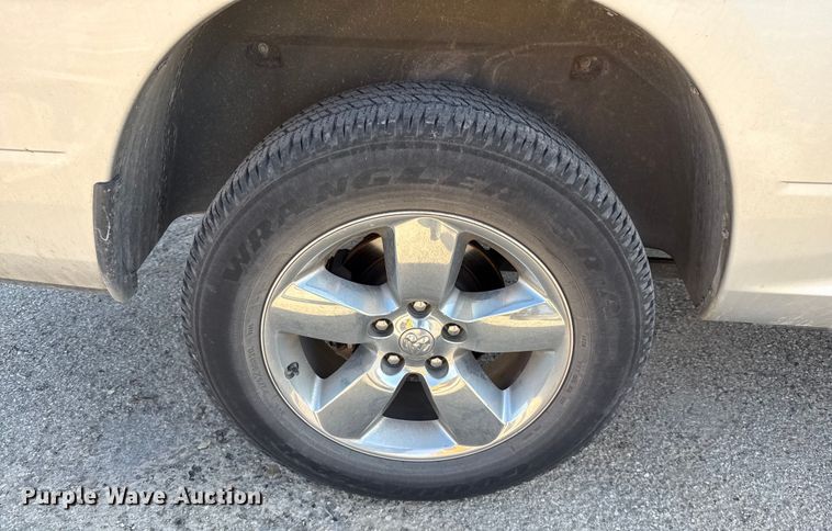 image for item DJ0933 2019 Dodge Ram 1500 Crew Cab pickup truck