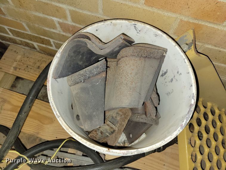 image for item DN3726 1989 Vermeer V-450 trencher