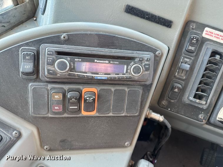 image for item DO0745 2008 Blue Bird Vision school bus