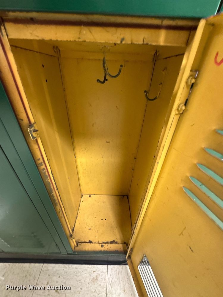 image for item DO0947 (234) Lockers