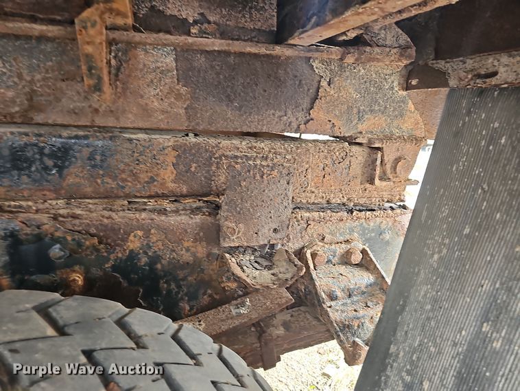 image for item DO7800 1995 Ford F800 dump truck