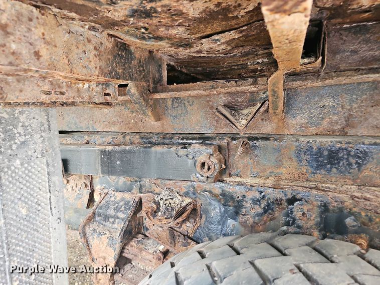 image for item DO7800 1995 Ford F800 dump truck