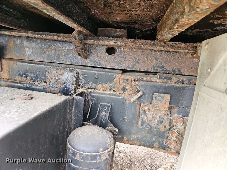 image for item DO7800 1995 Ford F800 dump truck