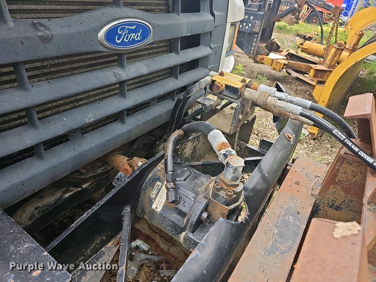 image for item DO7800 1995 Ford F800 dump truck