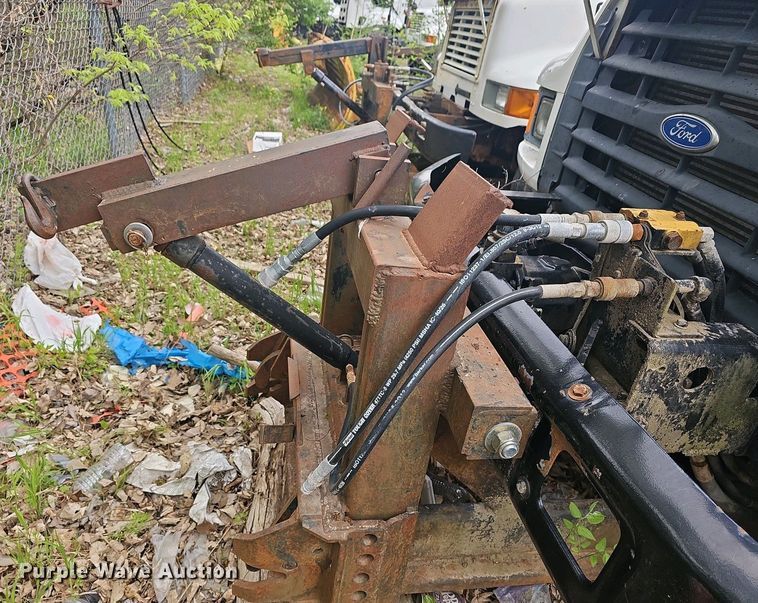 image for item DO7800 1995 Ford F800 dump truck