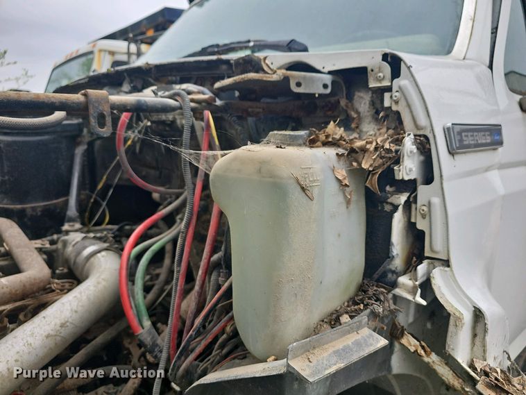 image for item DO7800 1995 Ford F800 dump truck