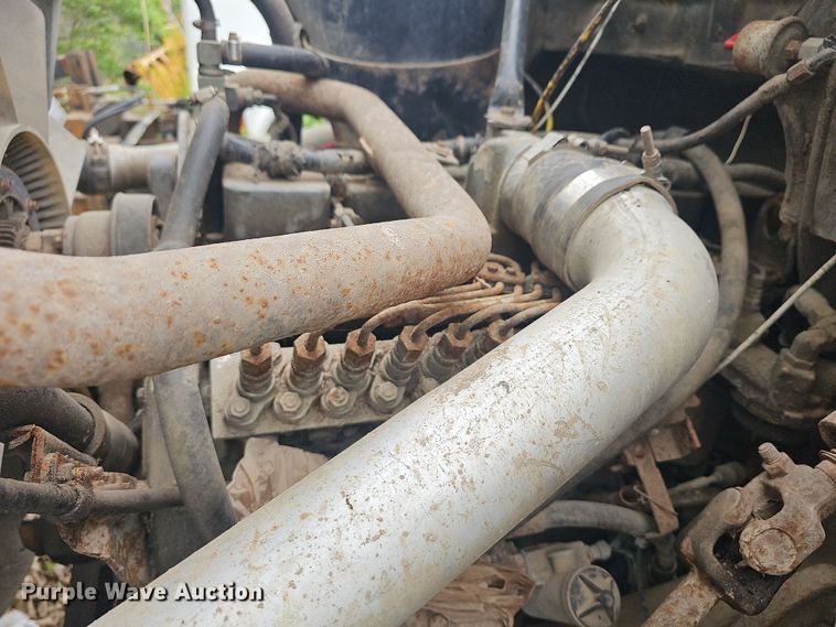 image for item DO7800 1995 Ford F800 dump truck