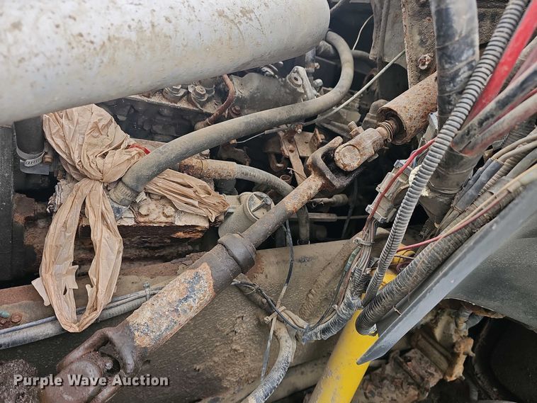 image for item DO7800 1995 Ford F800 dump truck