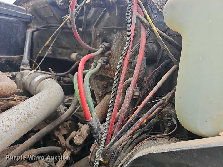 image for item DO7800 1995 Ford F800 dump truck