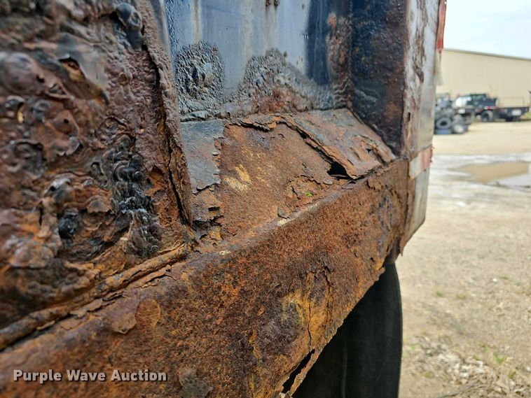 image for item DO7801 2001 International 4900 dump truck