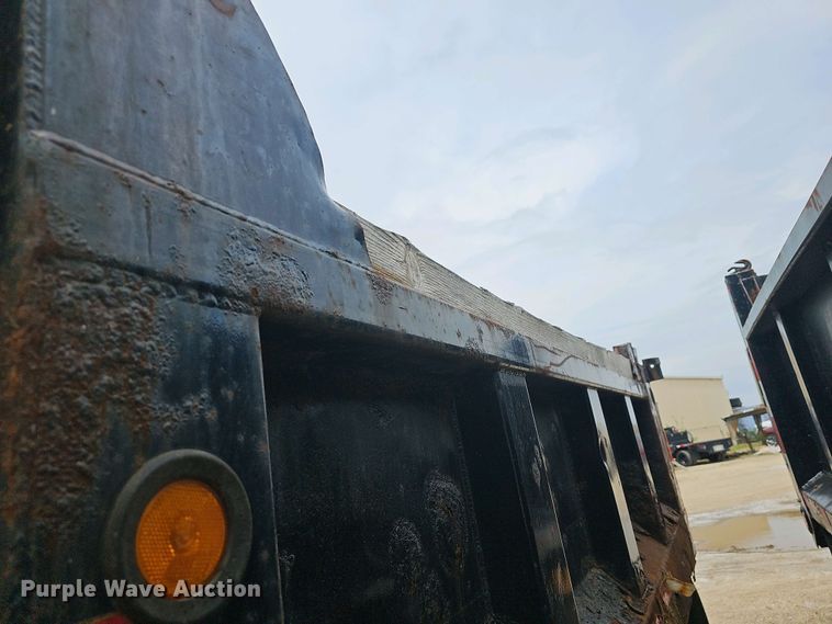 image for item DO7801 2001 International 4900 dump truck