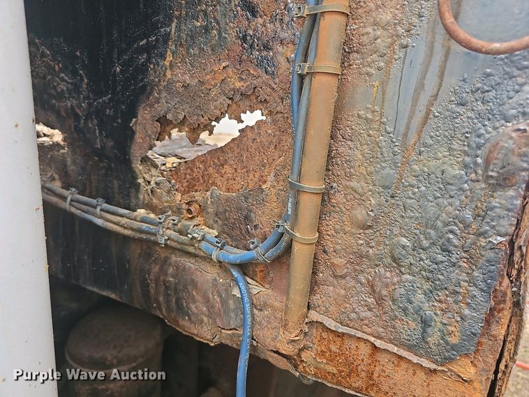 image for item DO7801 2001 International 4900 dump truck