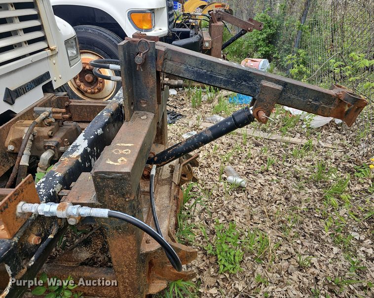 image for item DO7801 2001 International 4900 dump truck