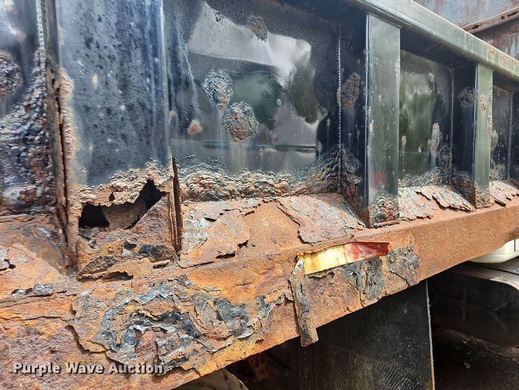 image for item DO7801 2001 International 4900 dump truck