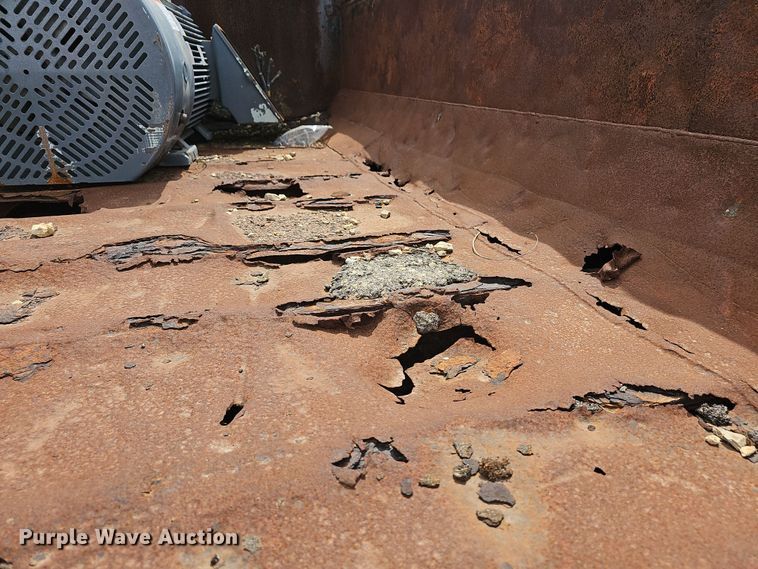 image for item DO7801 2001 International 4900 dump truck