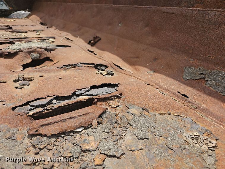 image for item DO7801 2001 International 4900 dump truck