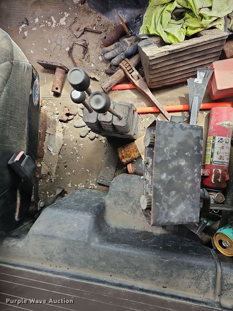 image for item DO7801 2001 International 4900 dump truck