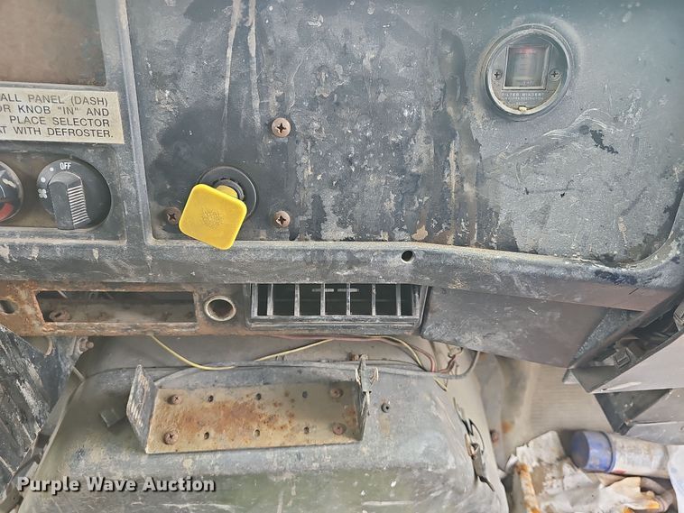 image for item DO7801 2001 International 4900 dump truck